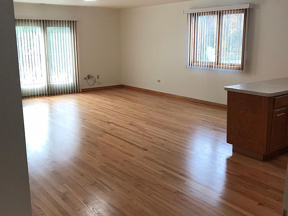 3rd image of 4453 S Harlem Ave APT 2B