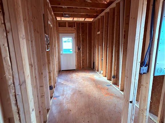 4th image of 3216 Phillips Rd