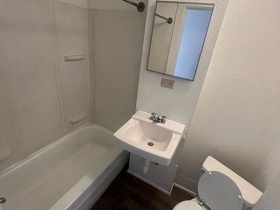 3rd image of 508-10 E 6th St #2