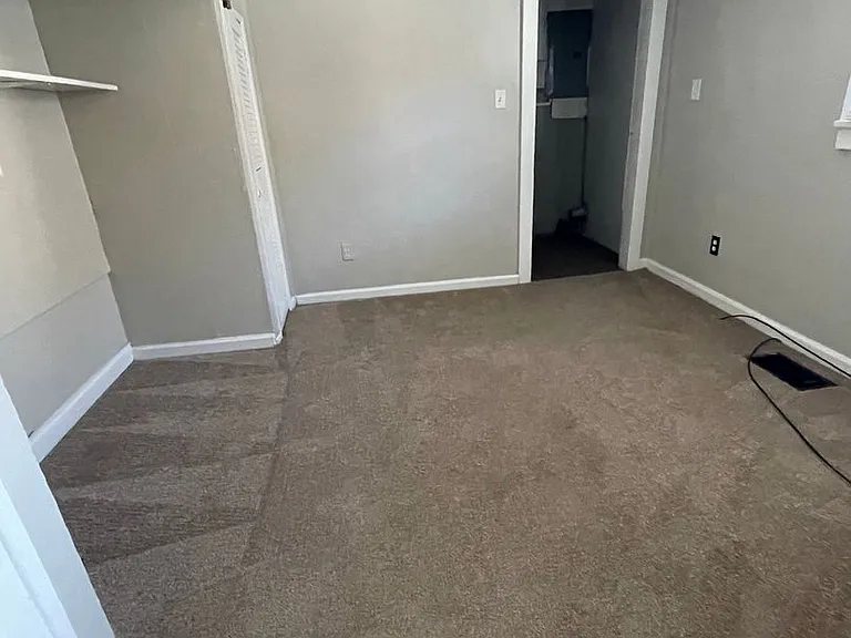 2117 N Ault Ave — Photo 6