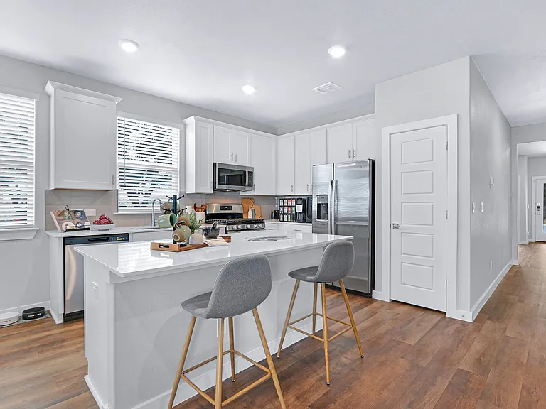 Los Cielos at Brooks Luxury Rentals — Photo 25