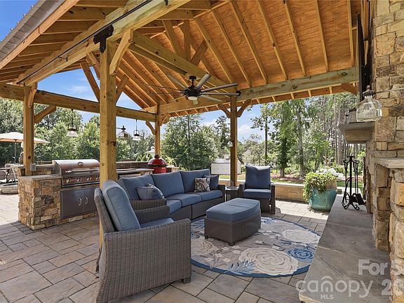 5th image of 304 Stutts Rd #451