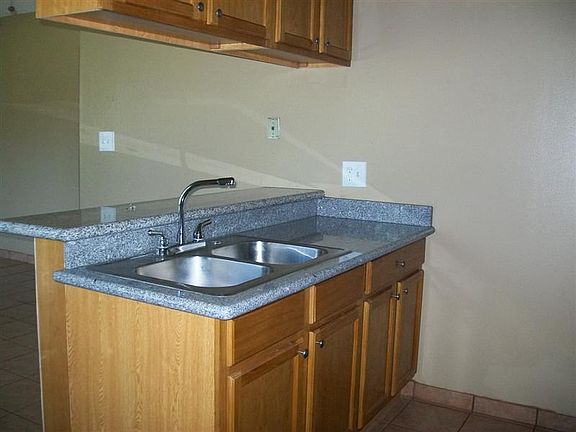 3rd image of 2712 W Fairmont Ave APT 102