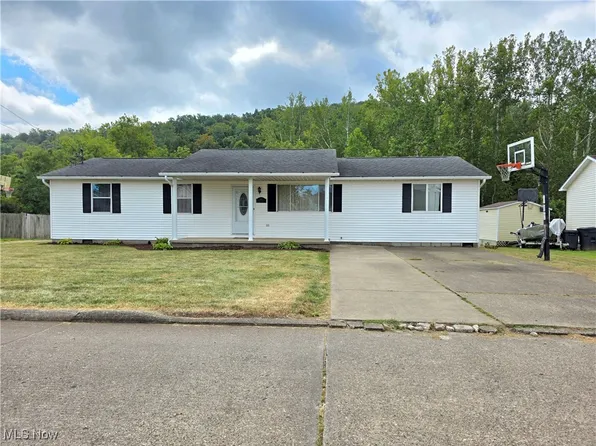 507 Dickens Dr, Mineral Wells, WV 26150