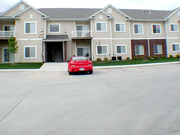 1207 NE 5th Ln #8 — Photo 1