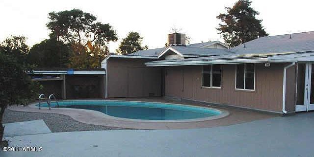 2nd image of 2815 W Lawrence Rd