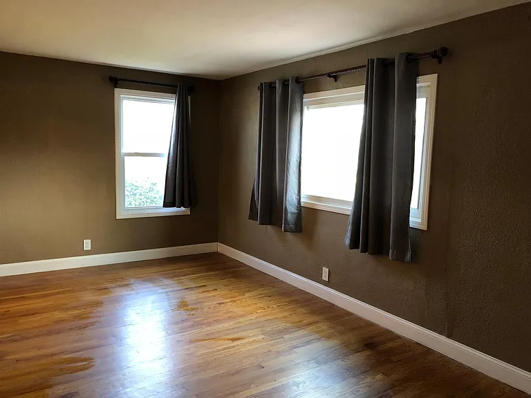 9839 Meadow View Dr — Photo 7