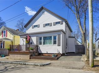 17 Ash St, Riverside, RI 02915