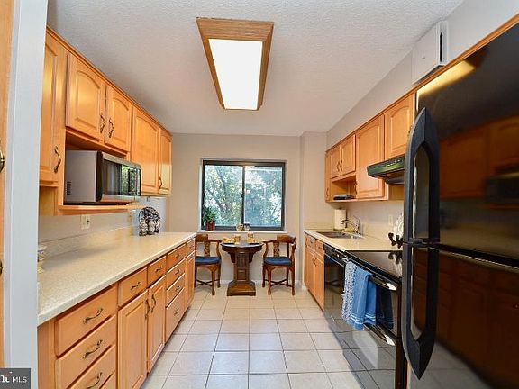5th image of 5901 Mount Eagle Dr APT 610