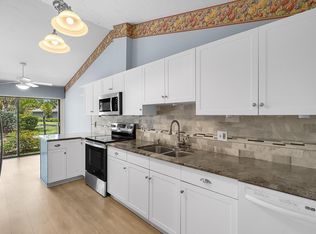 723 Timber Ridge Trl SW APT B, Vero Beach, FL 32962