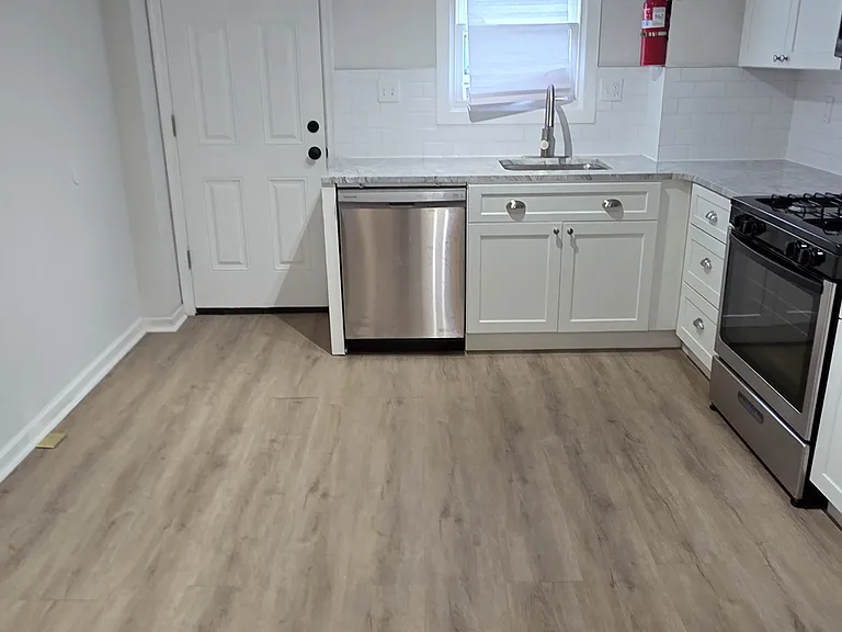 111 N Janney St — Photo 3