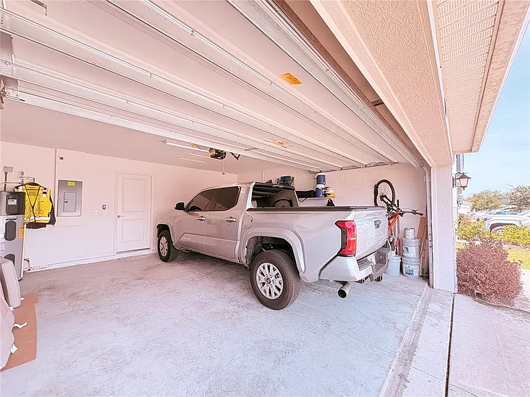 1084 Papaya Cir — Photo 34