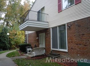 51186 Foster Rd, New Baltimore, MI 48047