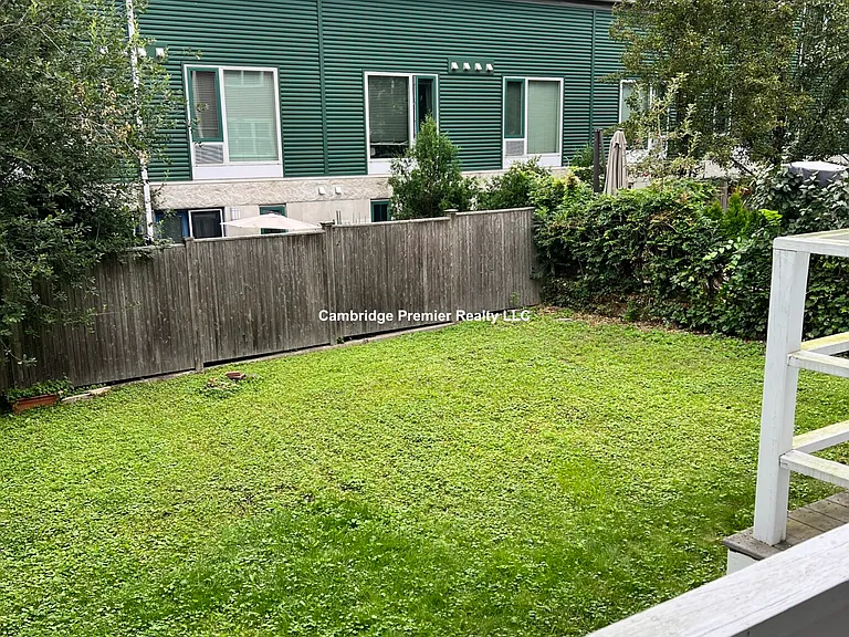 Walden St — Photo 19