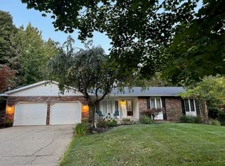 2220 Elmridge Dr NW, Grand Rapids, MI