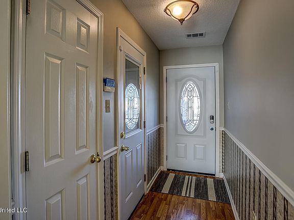 5th image of 6285 Oak Run Dr W