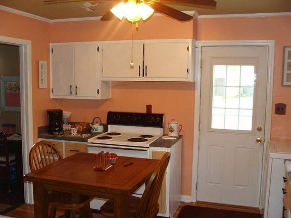 5th image of 3203 James Pl