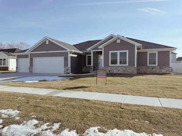 1696 Yorktown Dr, Bourbonnais, IL 60914