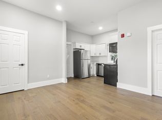 95 Roanoke St #2, Providence, RI 02908