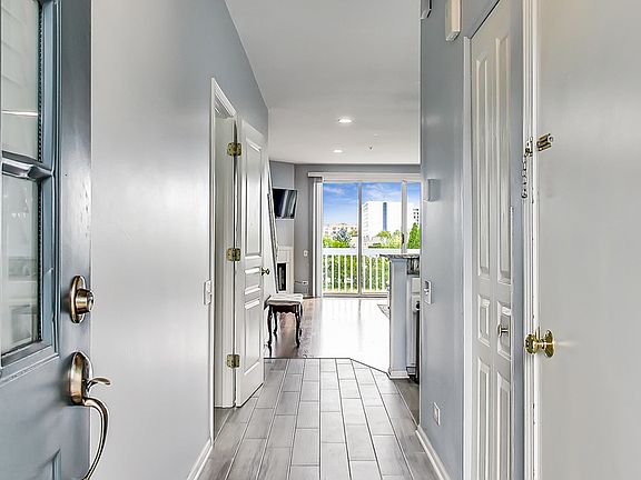 3rd image of 446 Arboretum Dr