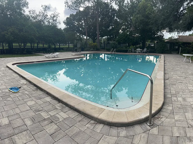 7201 San Luis Ct — Photo 29