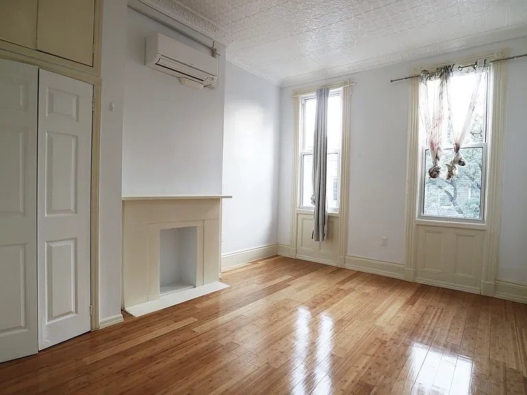 11 Saint Johns Rd #2R — Photo 3