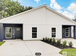 4423 Clover St #2, Houston, TX 77051