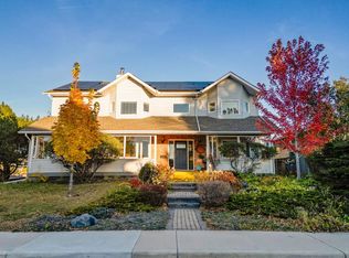 7135 81st St NW, Edmonton, AB T6C 2T3