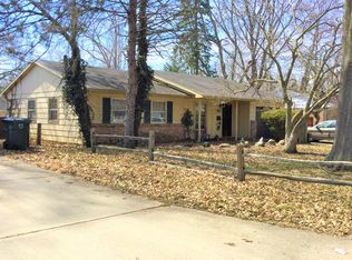 2011 E Country Squire Dr, Urbana, IL 61802