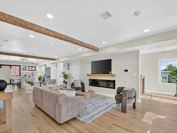 64 Nelson St #4, Dorchester Center, MA 02124