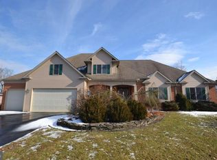 3288 Muirfield Dr, Chambersburg, PA 17202