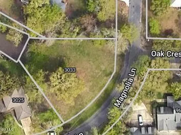 3033 Magnolia Ln, Ocean Springs, MS 39564