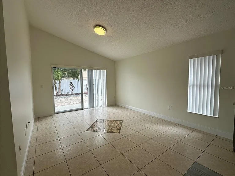 10707 Flycast Cir — Photo 7