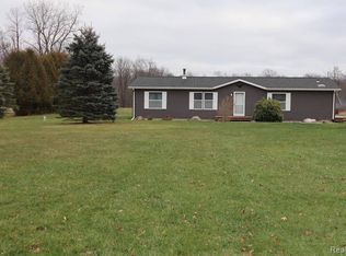 743 Brogan Rd, Stockbridge, MI 49285