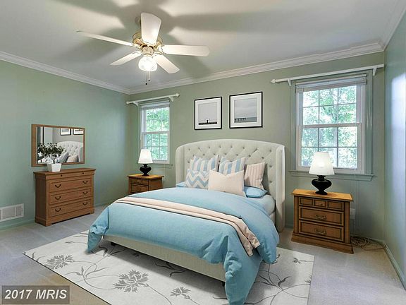 4th image of 4110 Breezewood Ln
