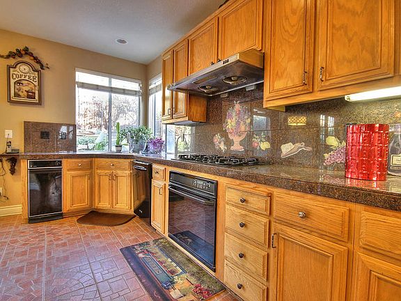 5th image of 4030 Louvre Ave