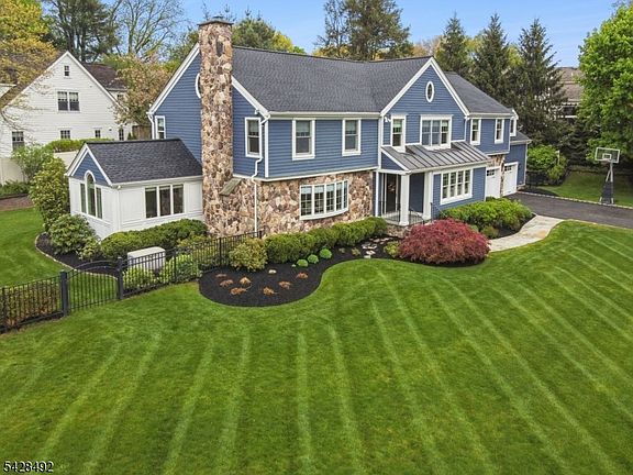 2nd image of 18 Sandy Hill Rd