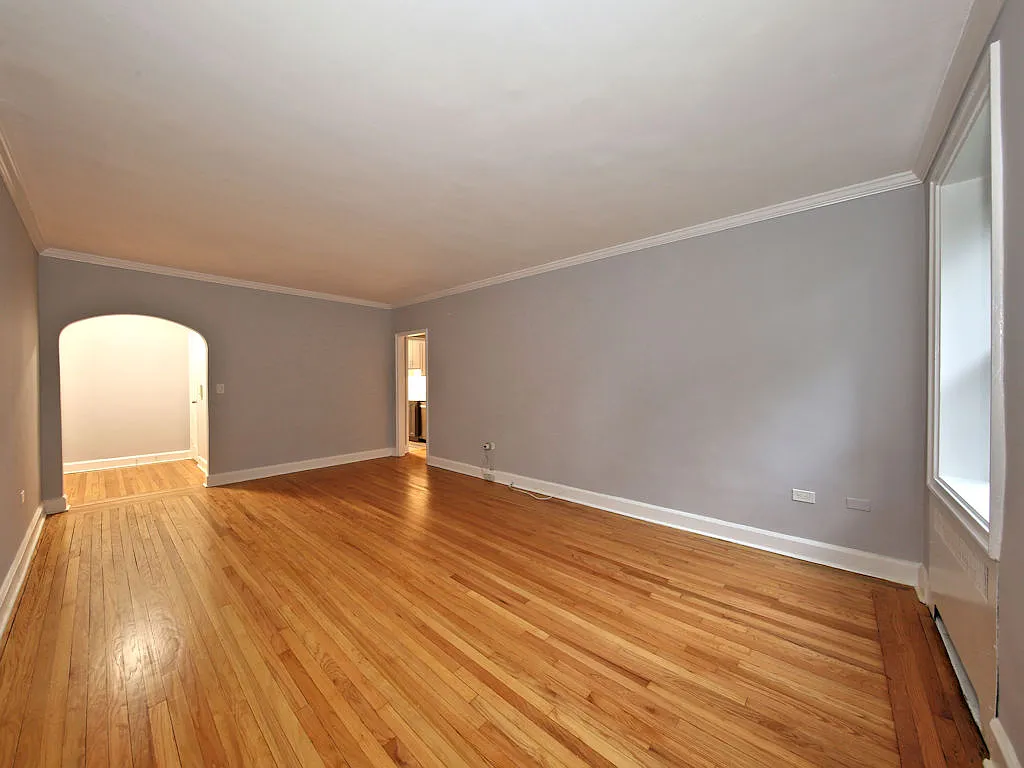 Apartment for Rent — Photo 2