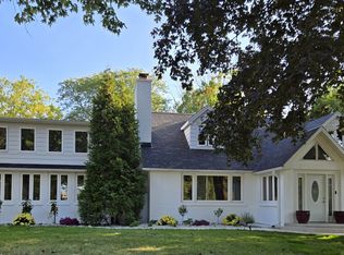 25W201 Summit Dr, Naperville, IL 60563