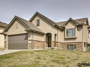 4902 Spring Cir, Council Bluffs, IA 51503