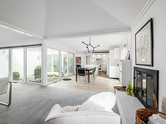 3rd image of 2177 Oakmount Rd