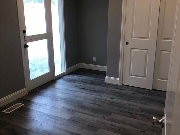 3rd image of 3594 Gibson Ave