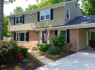 12216 Oakwood Dr, Woodbridge, VA