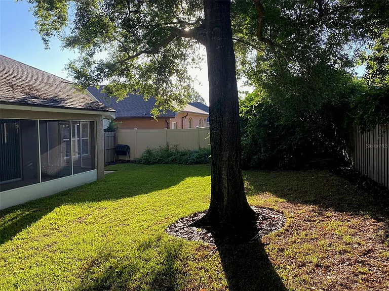 460 Pickfair Ter — Photo 16