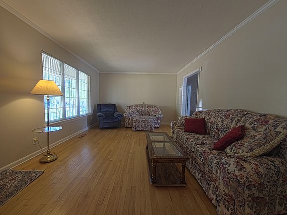 2nd image of 548 Las Lomas Dr