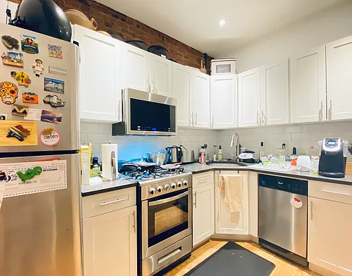 Rented by Compass | media 24