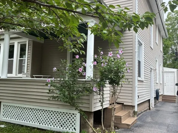 80 Middlesex Rd, Rochester, NY 14610