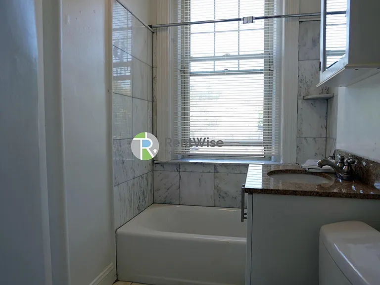 1848 Comm Ave — Photo 16