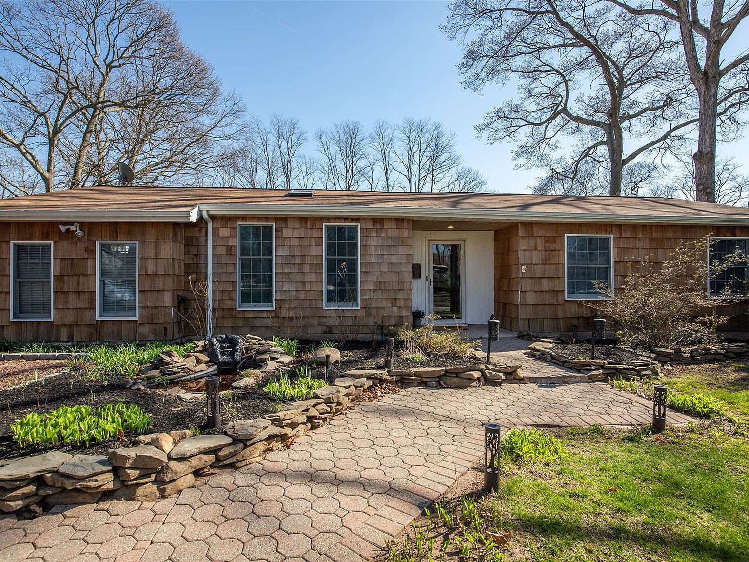 4 Model Court, Rocky Point, NY 11778 Zillow