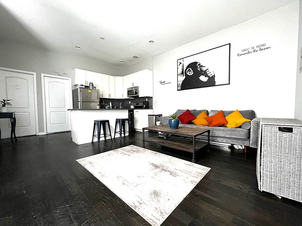 1st image of 1296 Putnam Ave #3